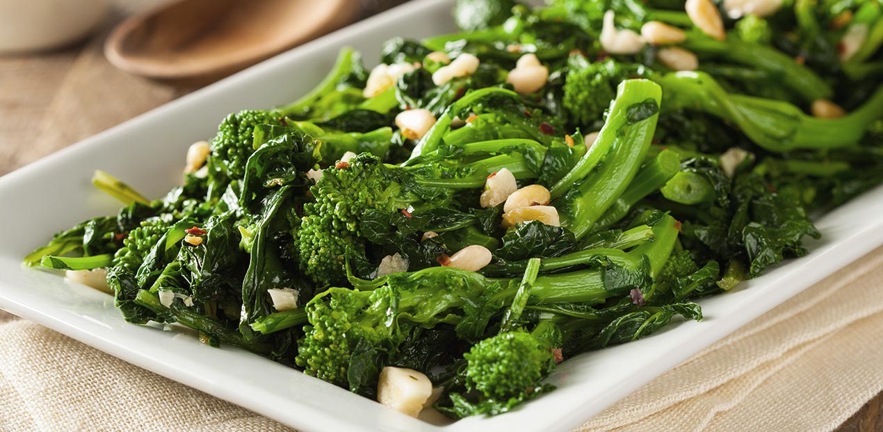 Recipe: Brocolli Rabe In Garlic Oil With Roasted Garlic Cloves (serves 4)