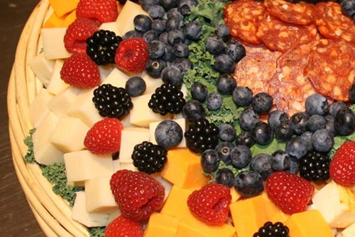 Fresh fruit and cheese